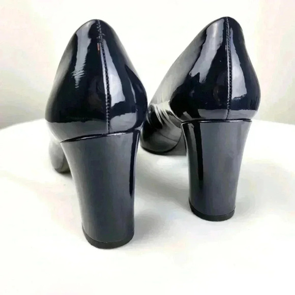 Black Super Chic Heel - Picture 5 of 9